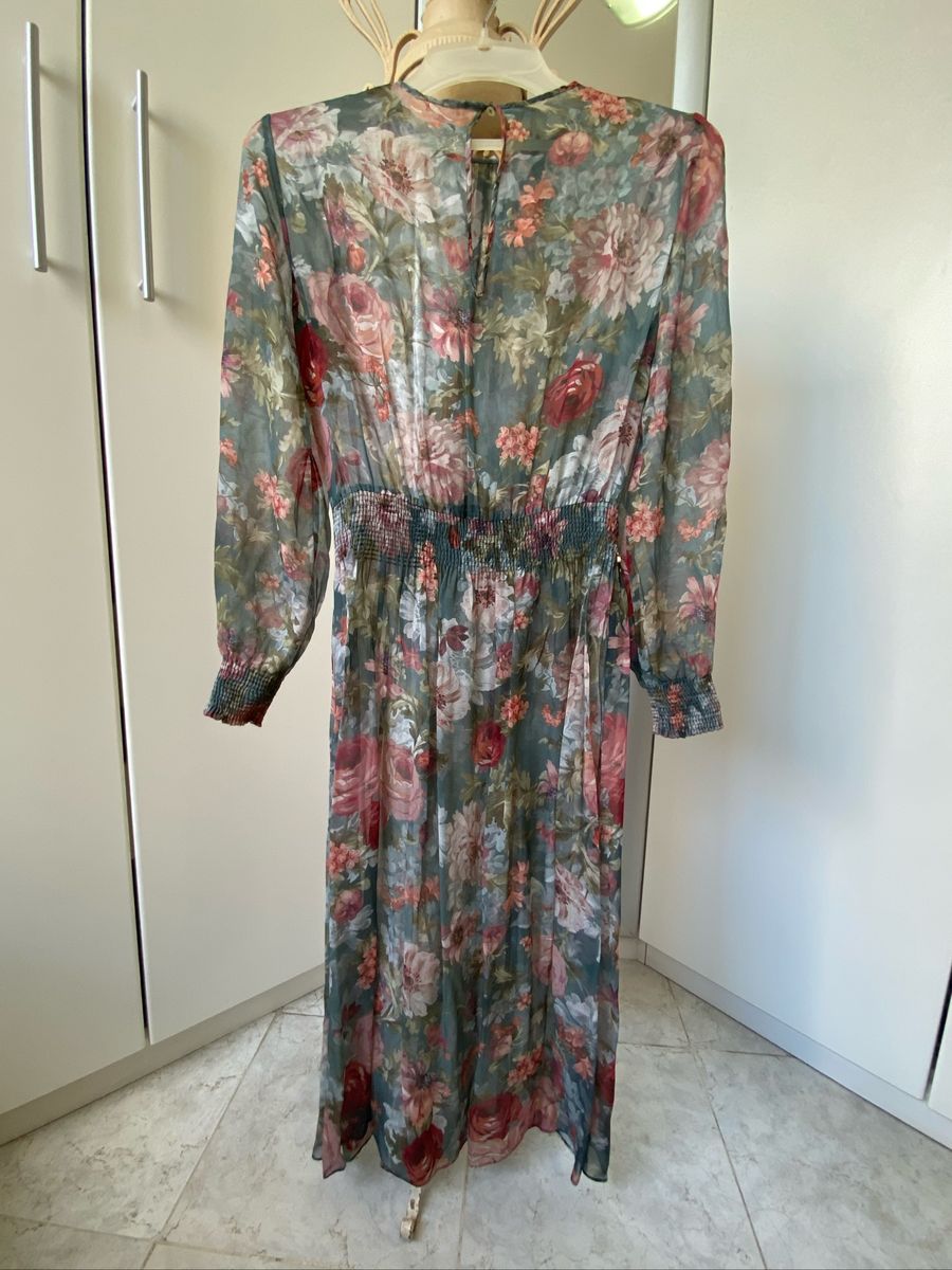 vestido floral zara