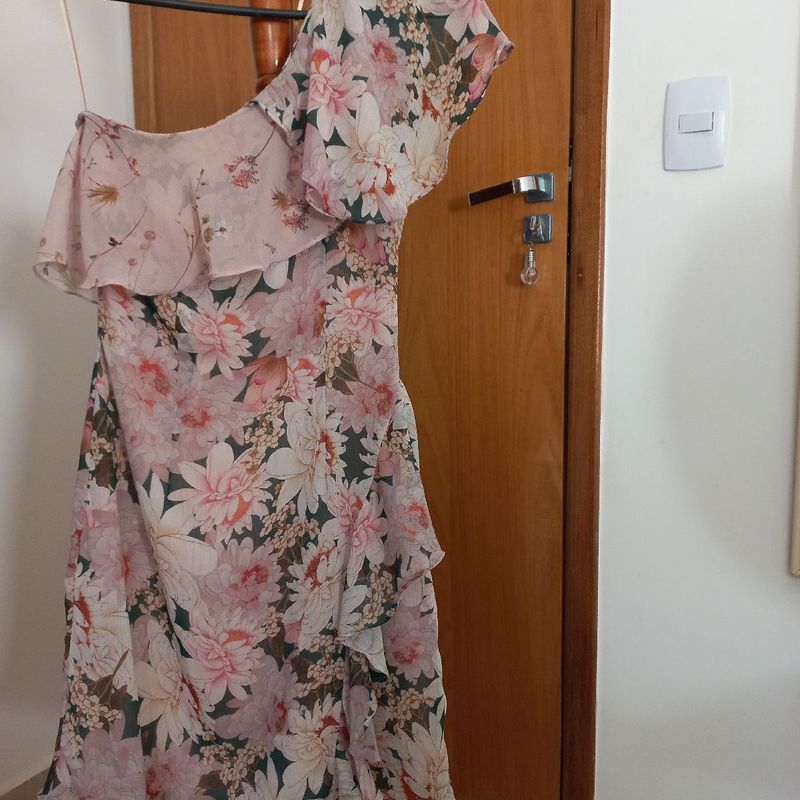 Vestido Floral P Marca Zara com Babadinhos e O Tecido Est Bem Clarinnho de  Tomar Sol | Vestido Feminino Zara Usado 94832840 | enjoei