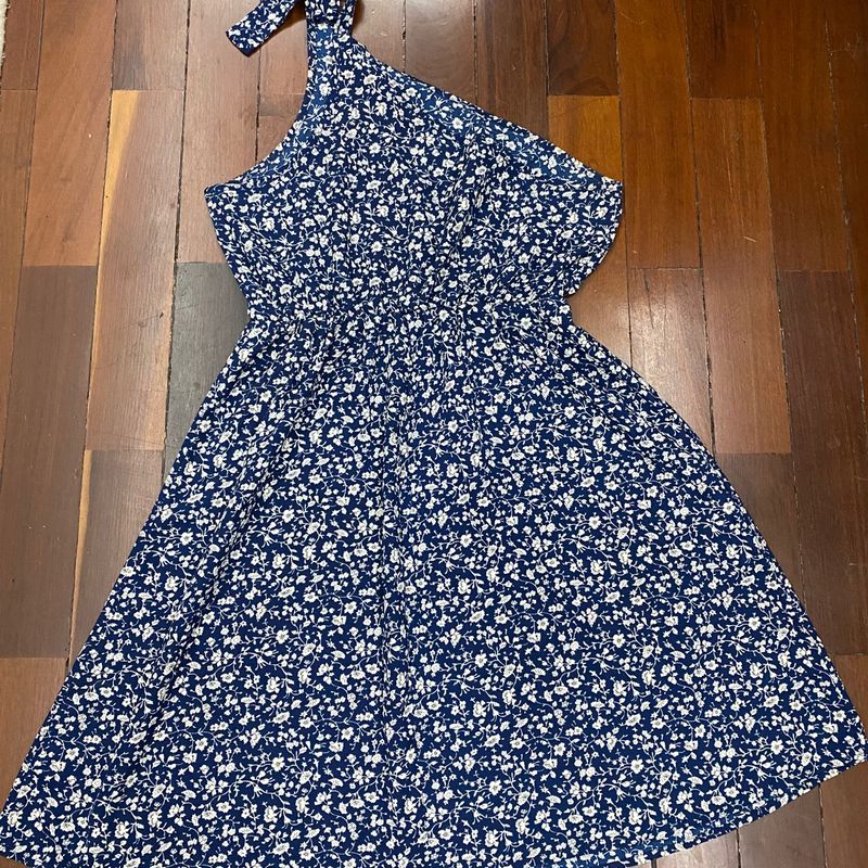 Vestido Florido Azul Marinho e Branco Manga nica SHEIN