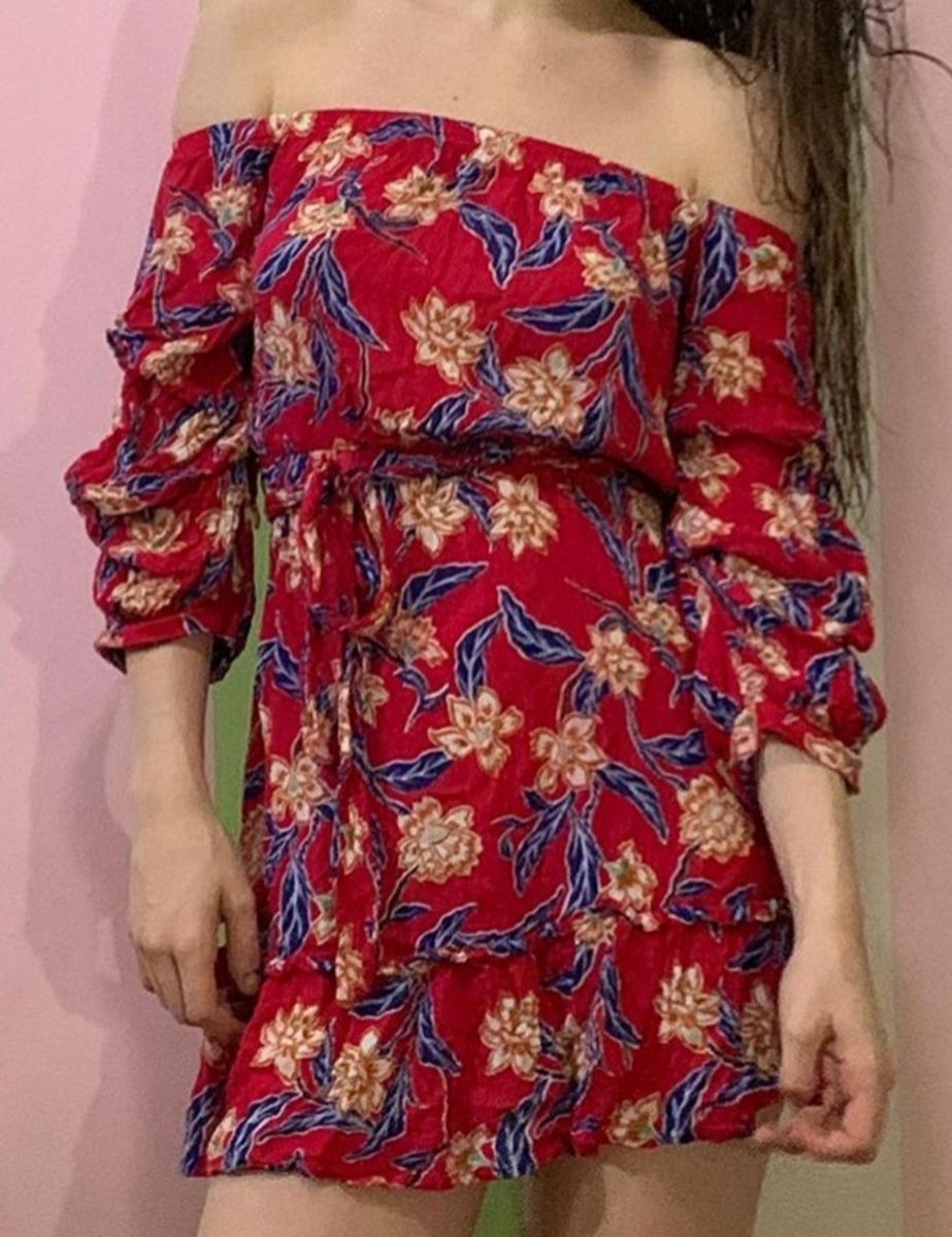 vestido vermelho florido