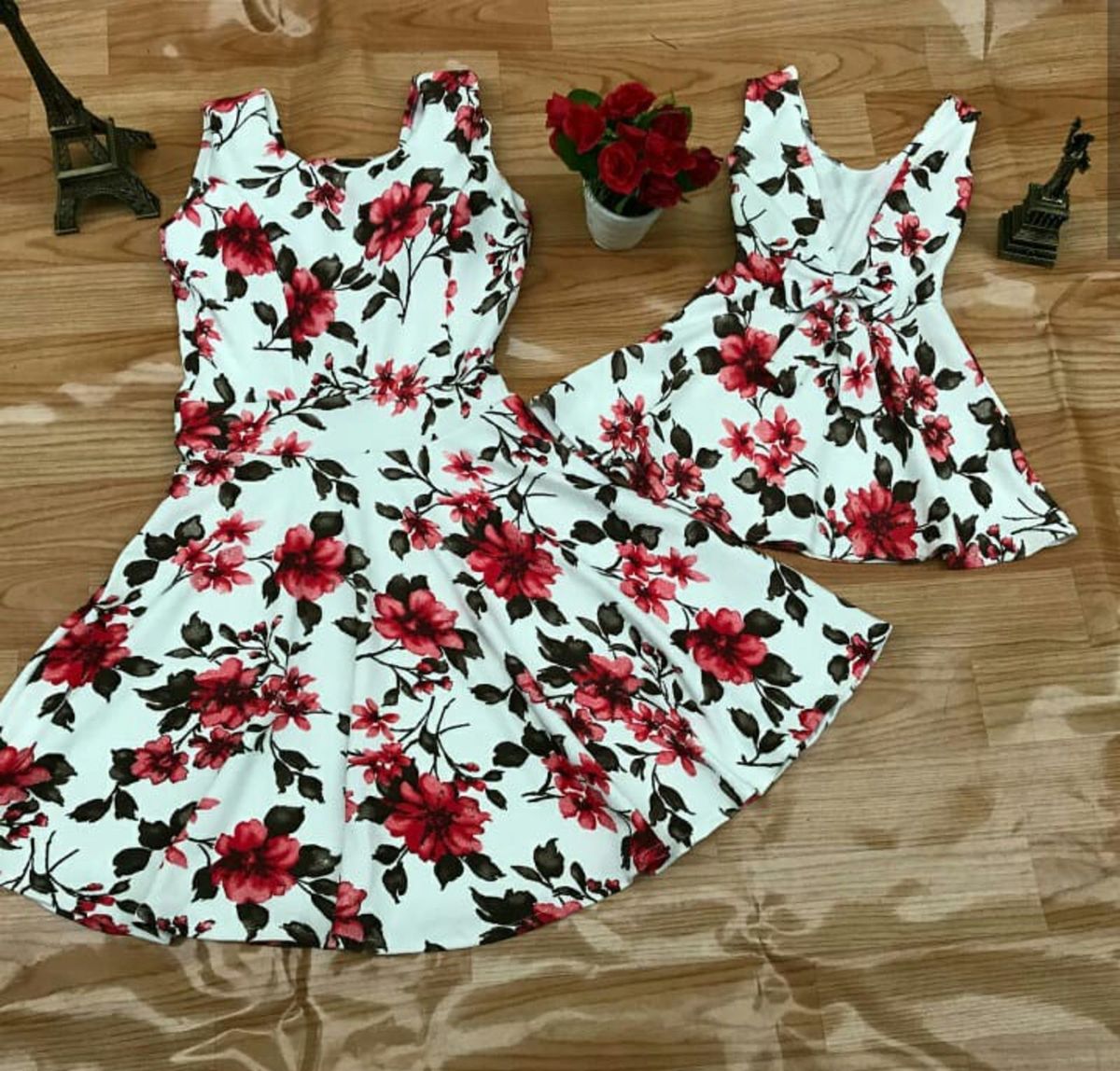 vestido floral tal mãe tal filha