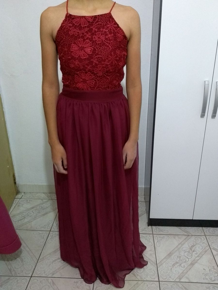 vestido de festa cor de vinho