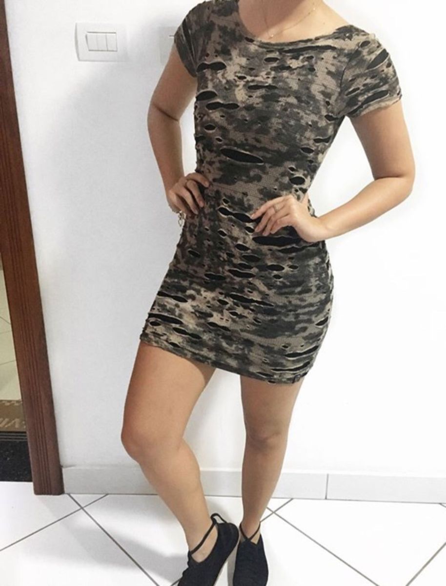 vestido estampa militar