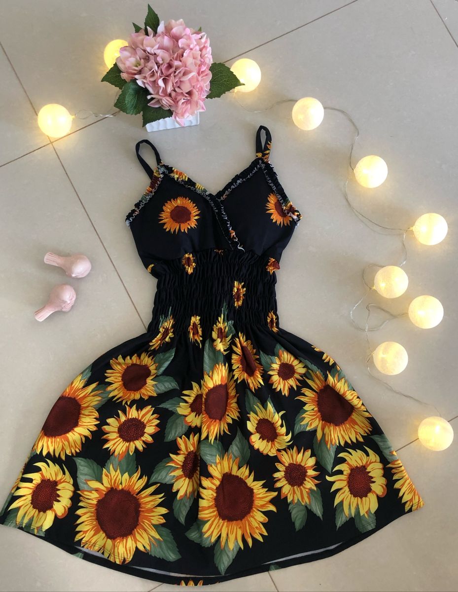 vestido de girassol branco