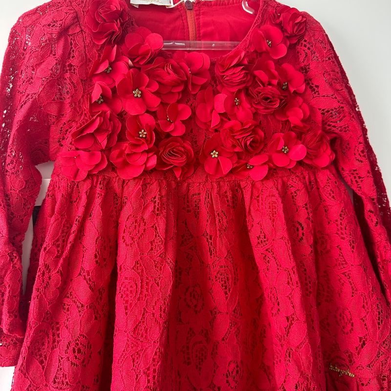 VESTIDO VERMELHO DE FESTA INFANTIL COM APLICAÇÕES DE FLORES 3D