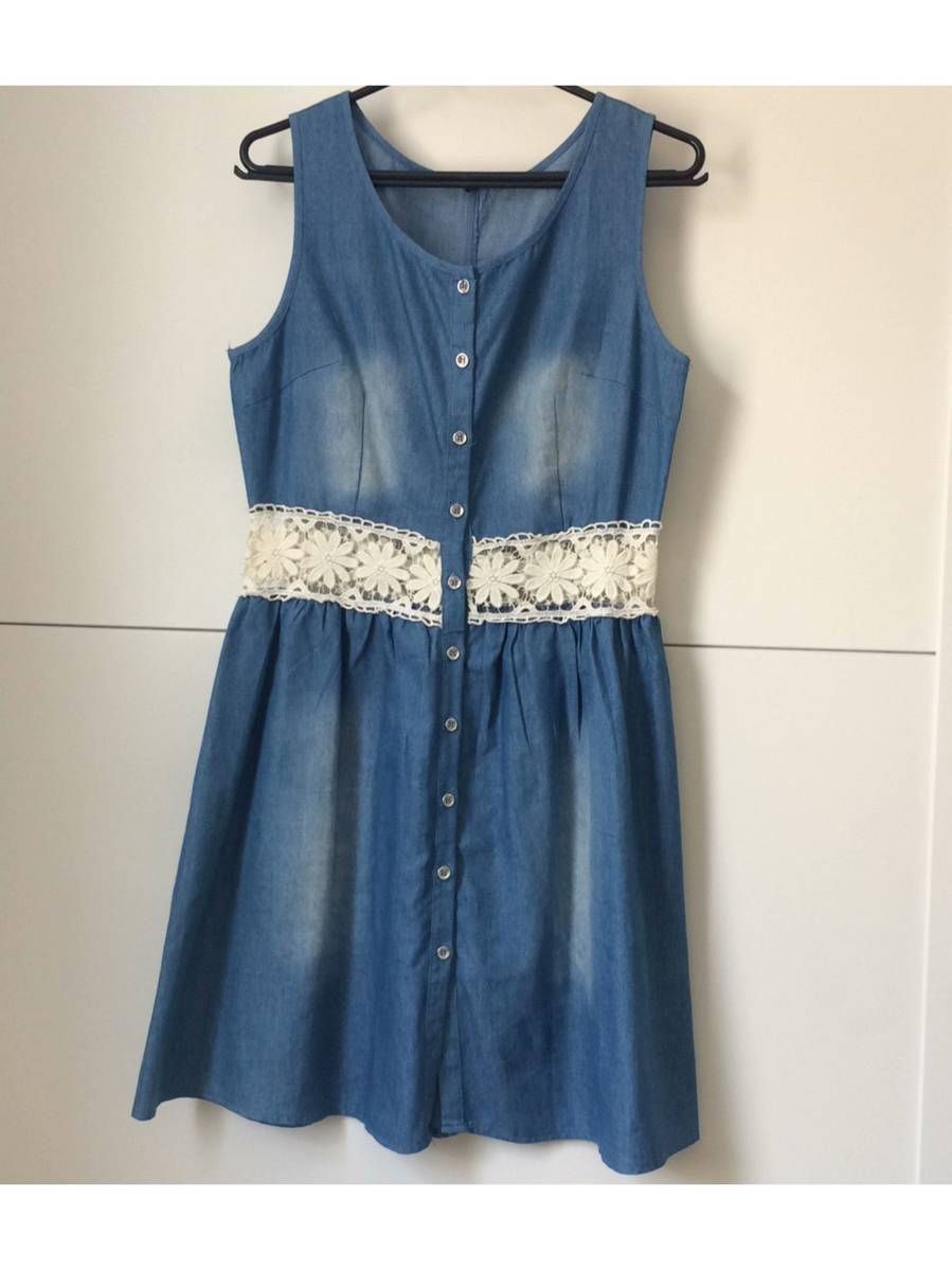 vestido jeans com barra de renda