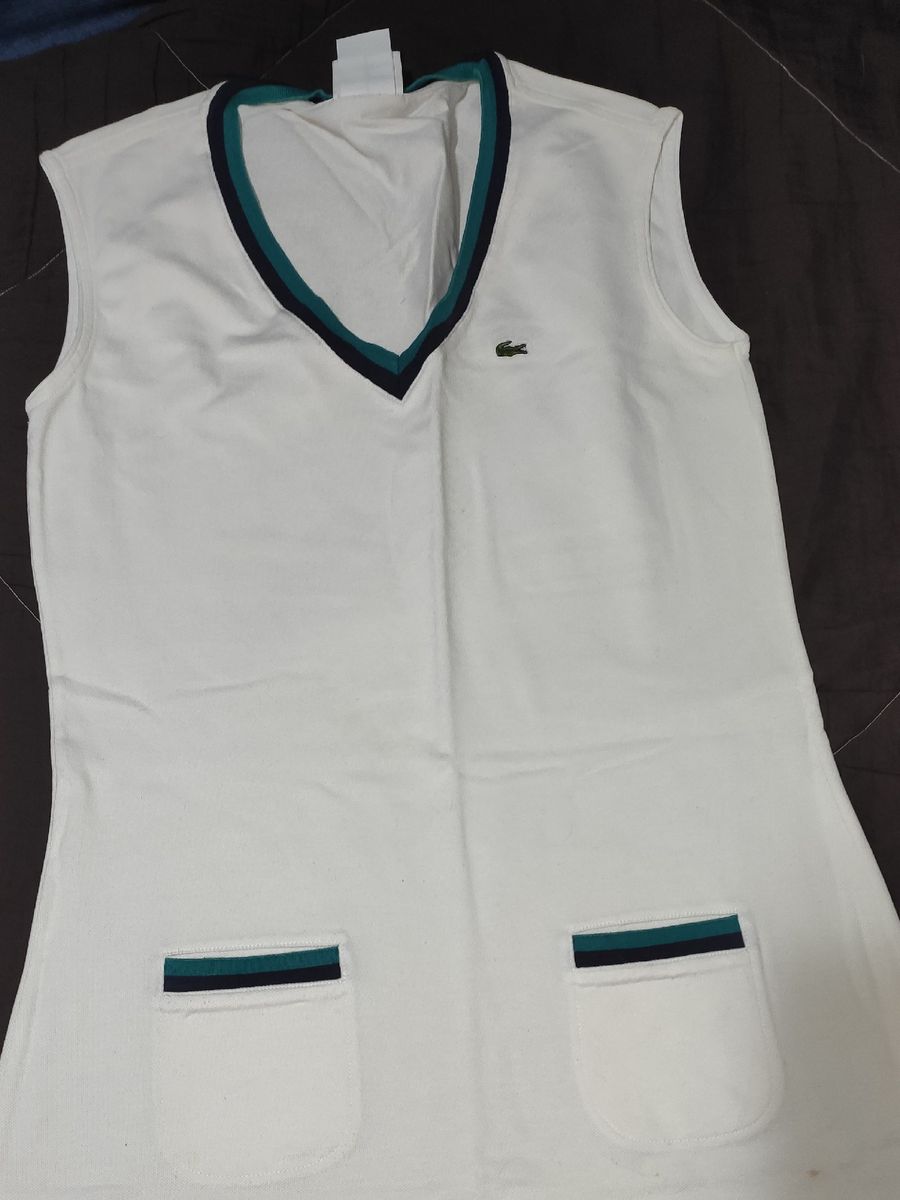 Vestido para jogar tenis hot sale lacoste