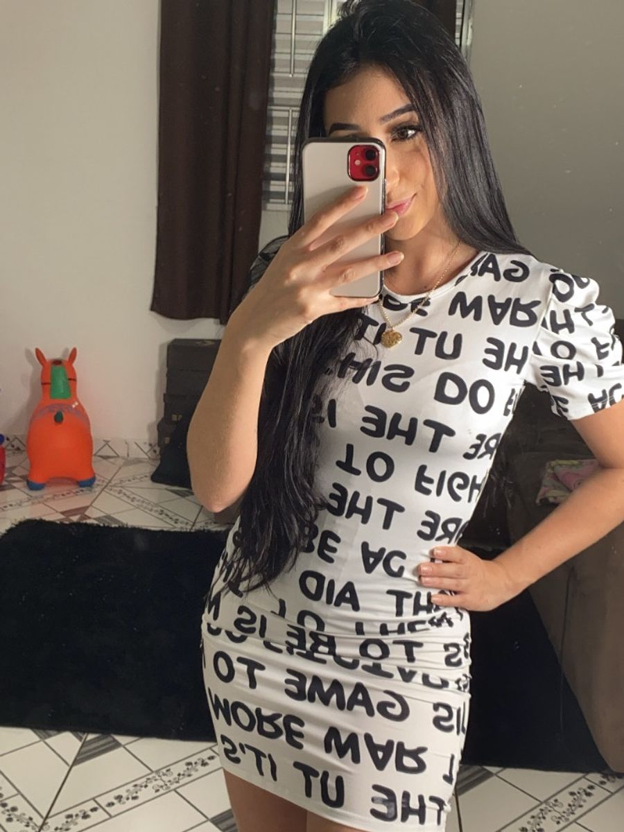 vestido preto colado com manga