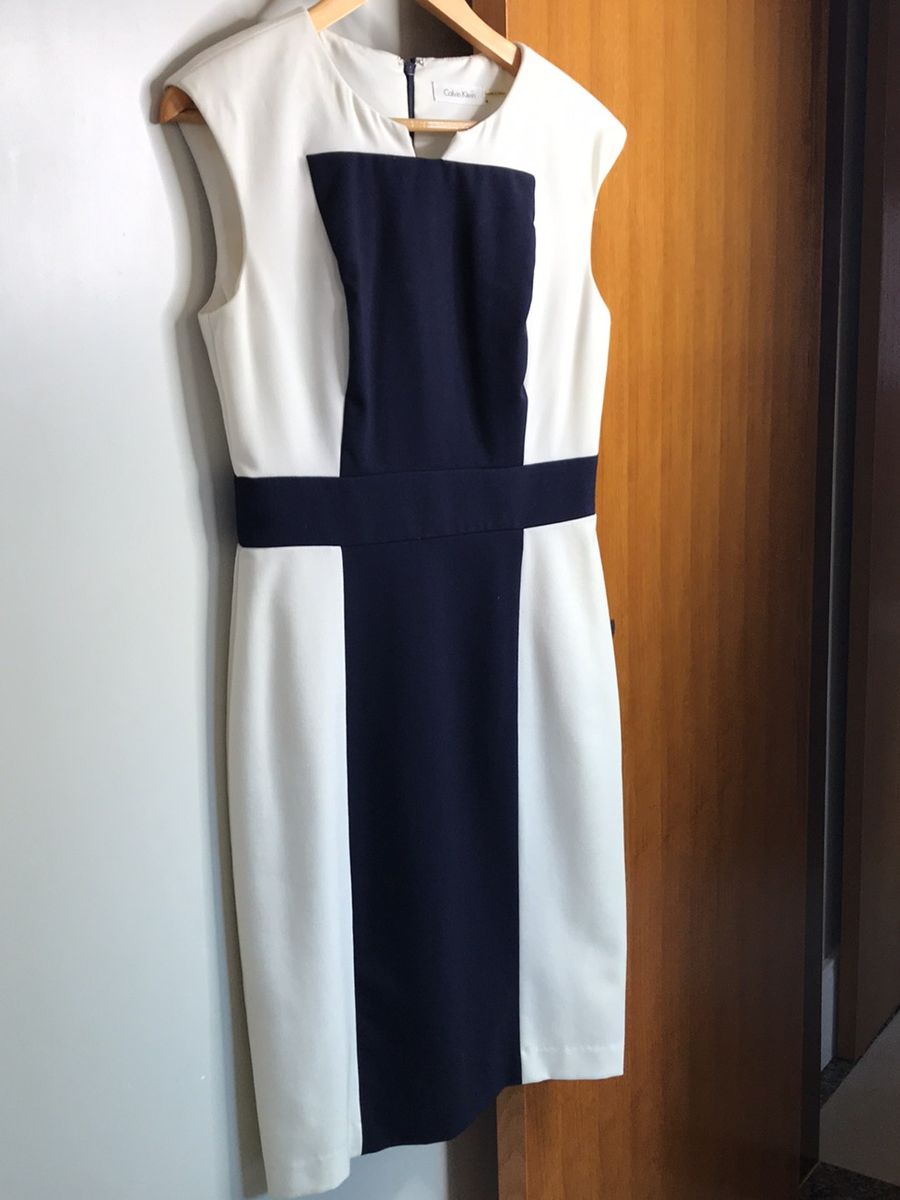 vestido calvin klein branco