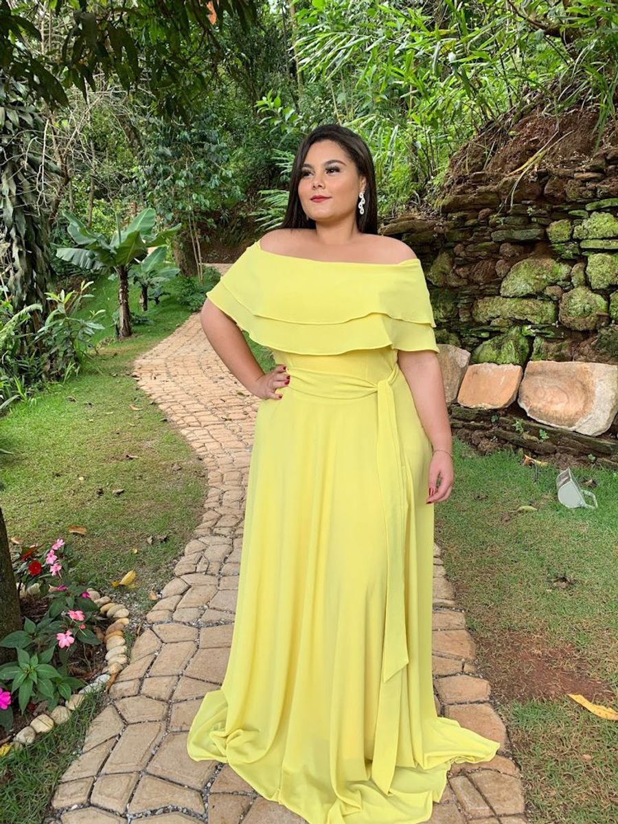 vestido amarelo plus size para casamento