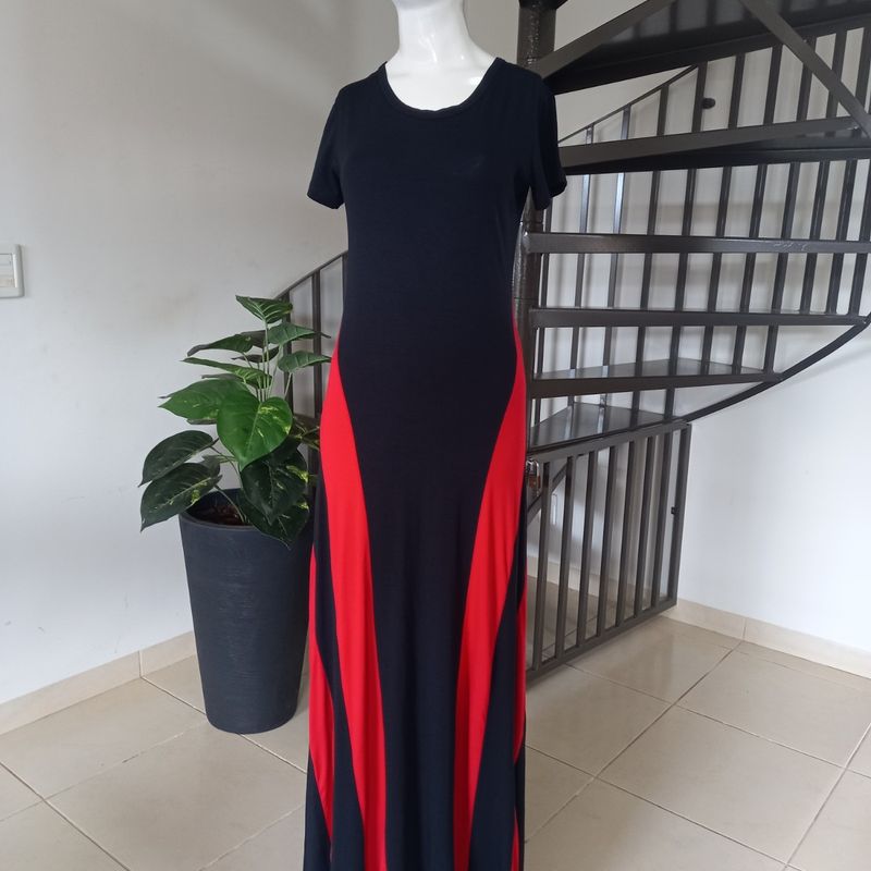 Vestido longo store preto e vermelho