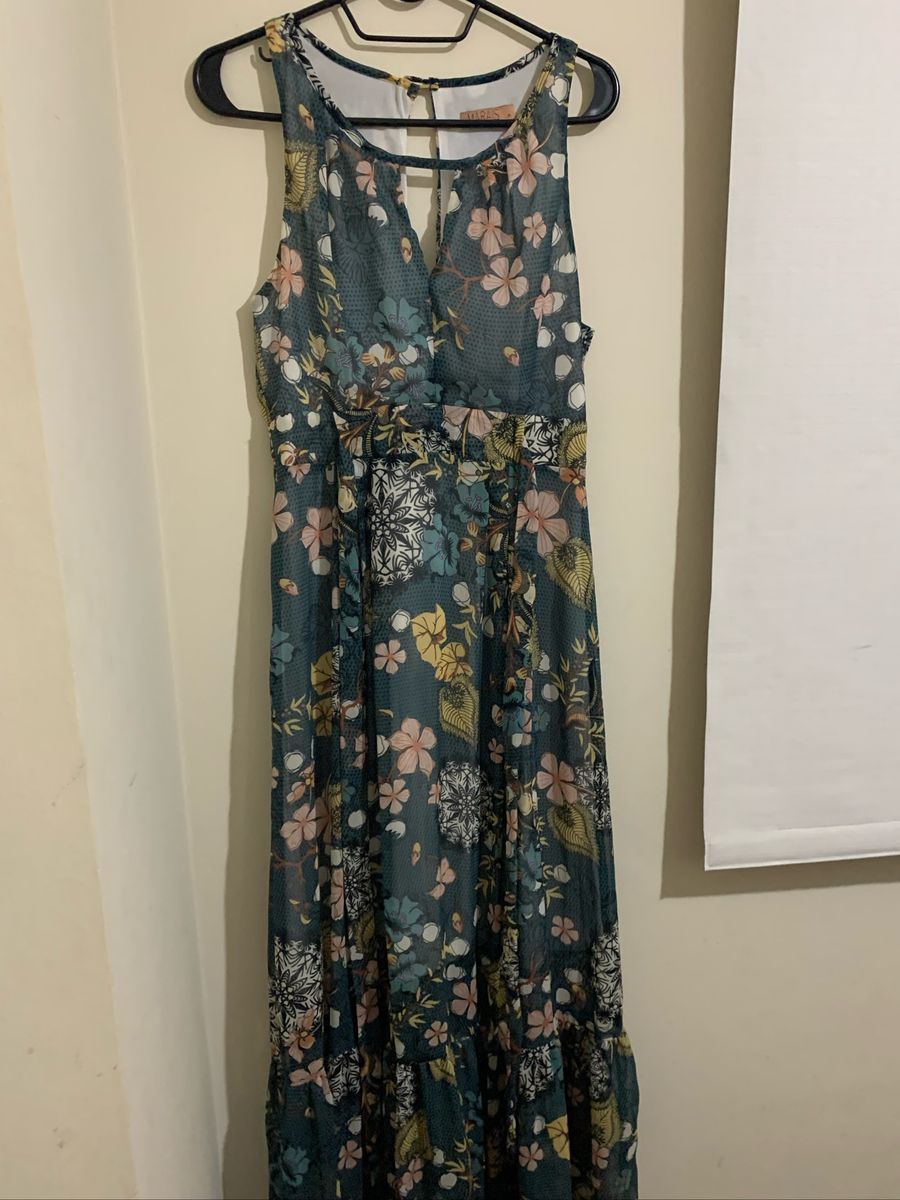 vestido longo de tecido fino