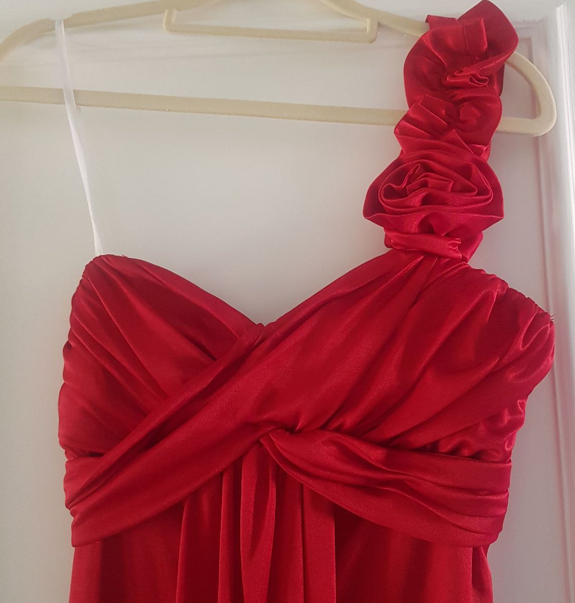 vestido de madrinha vermelho ferrari