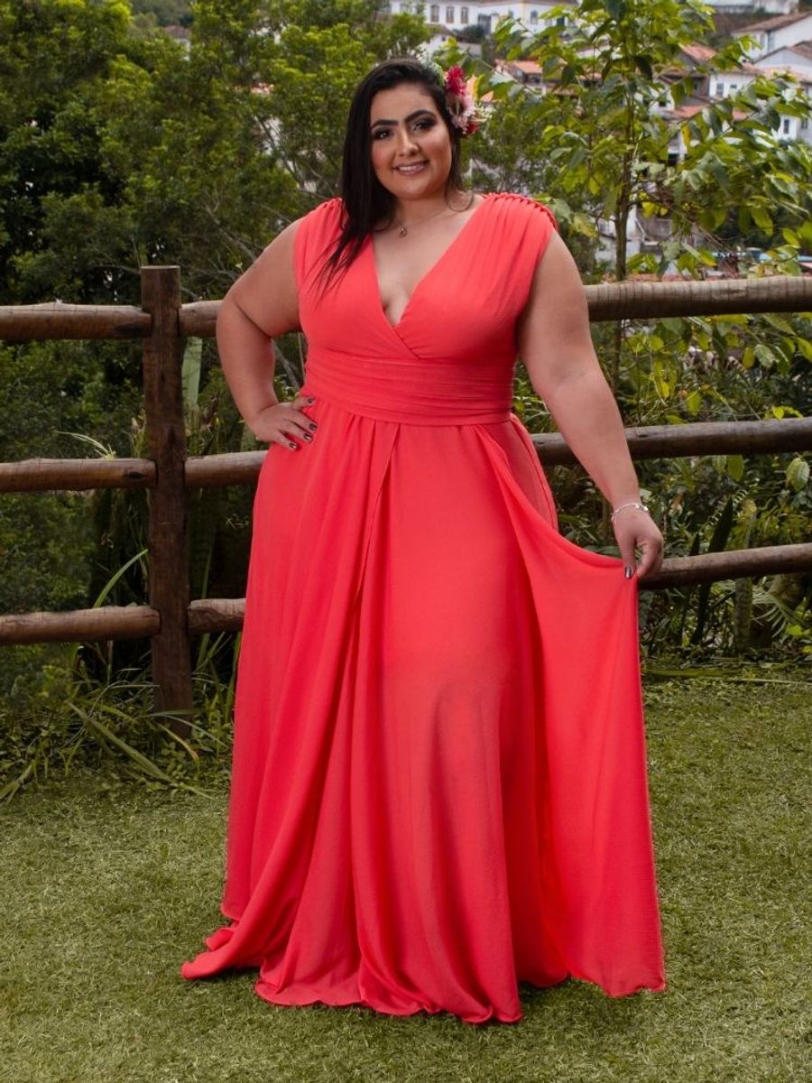 Vestidos plus size para casamento best sale a tarde