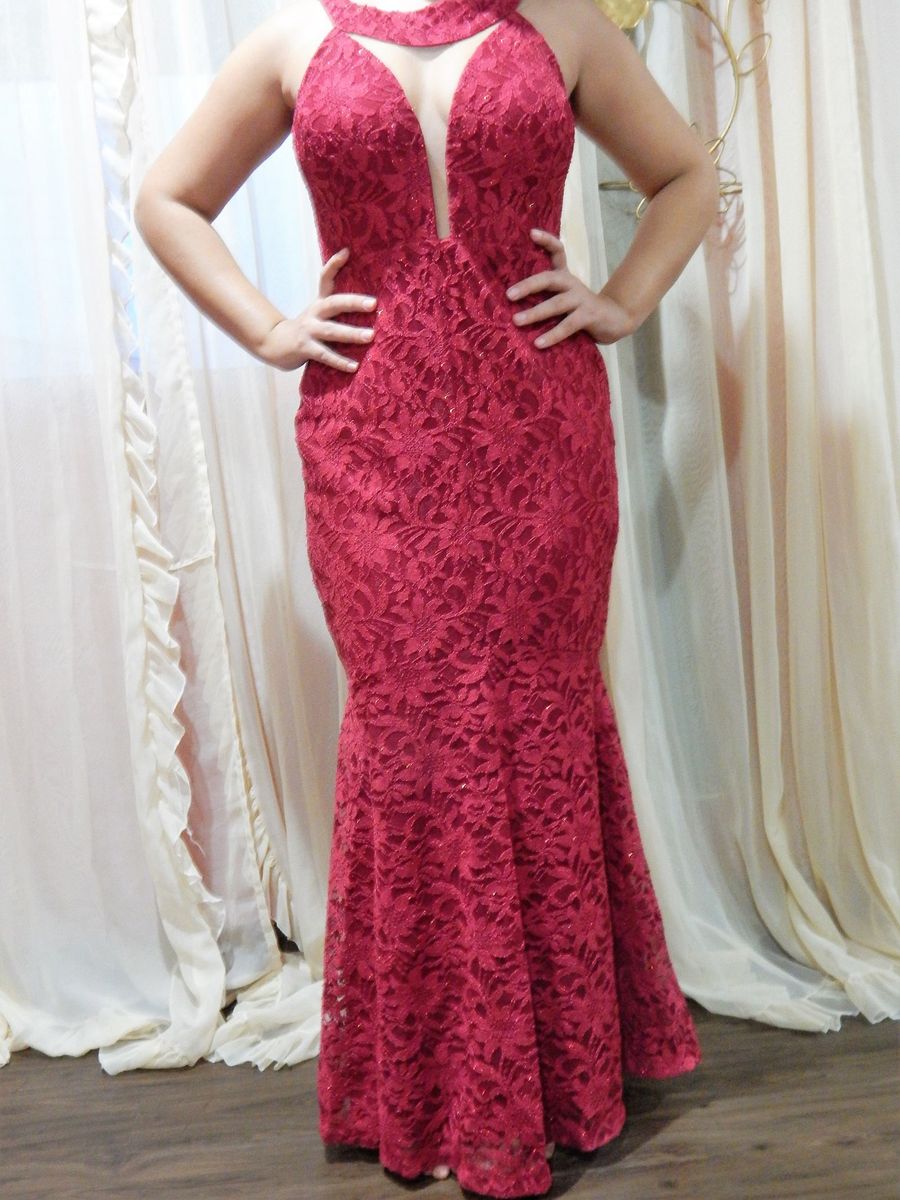 vestido de renda modelo sereia