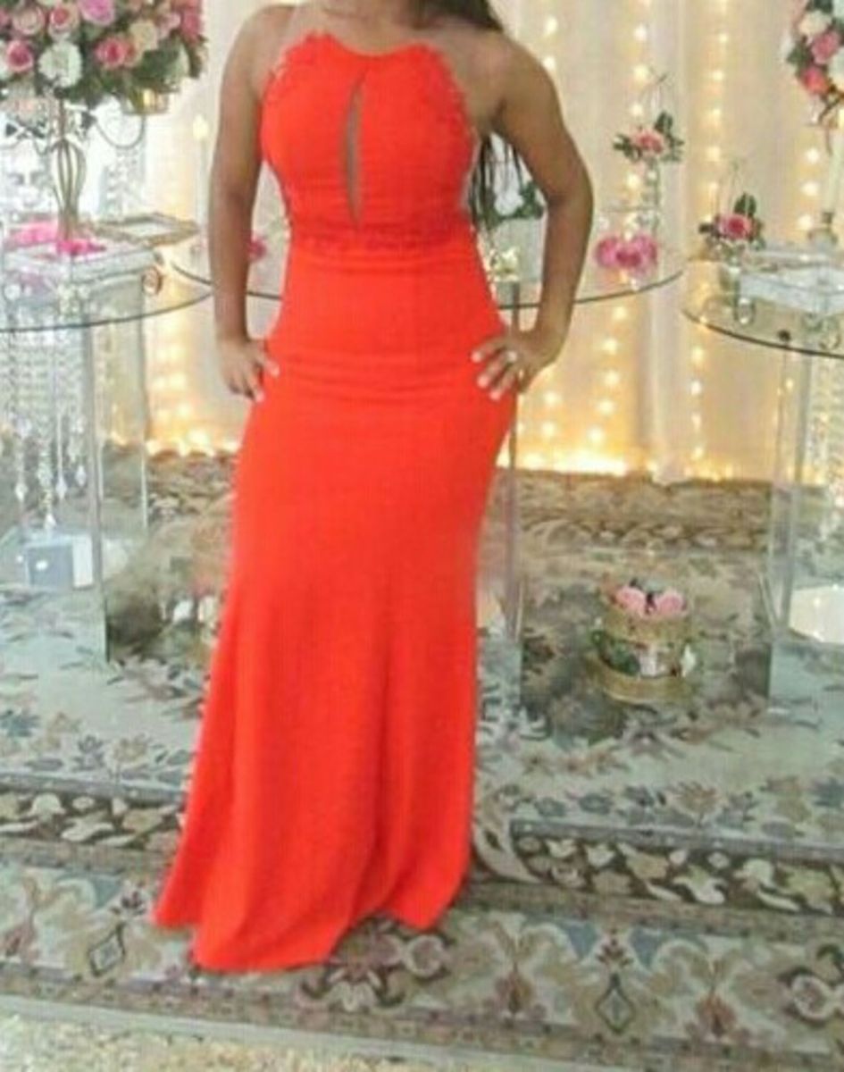 vestido laranja longo