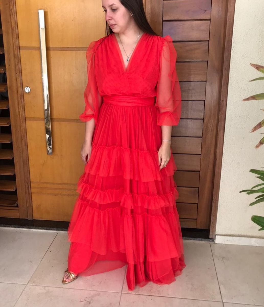 vestido longo com manga de tule