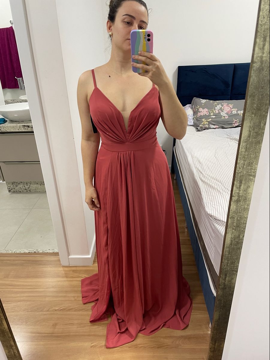 Vestido de sale madrinha cor goiaba