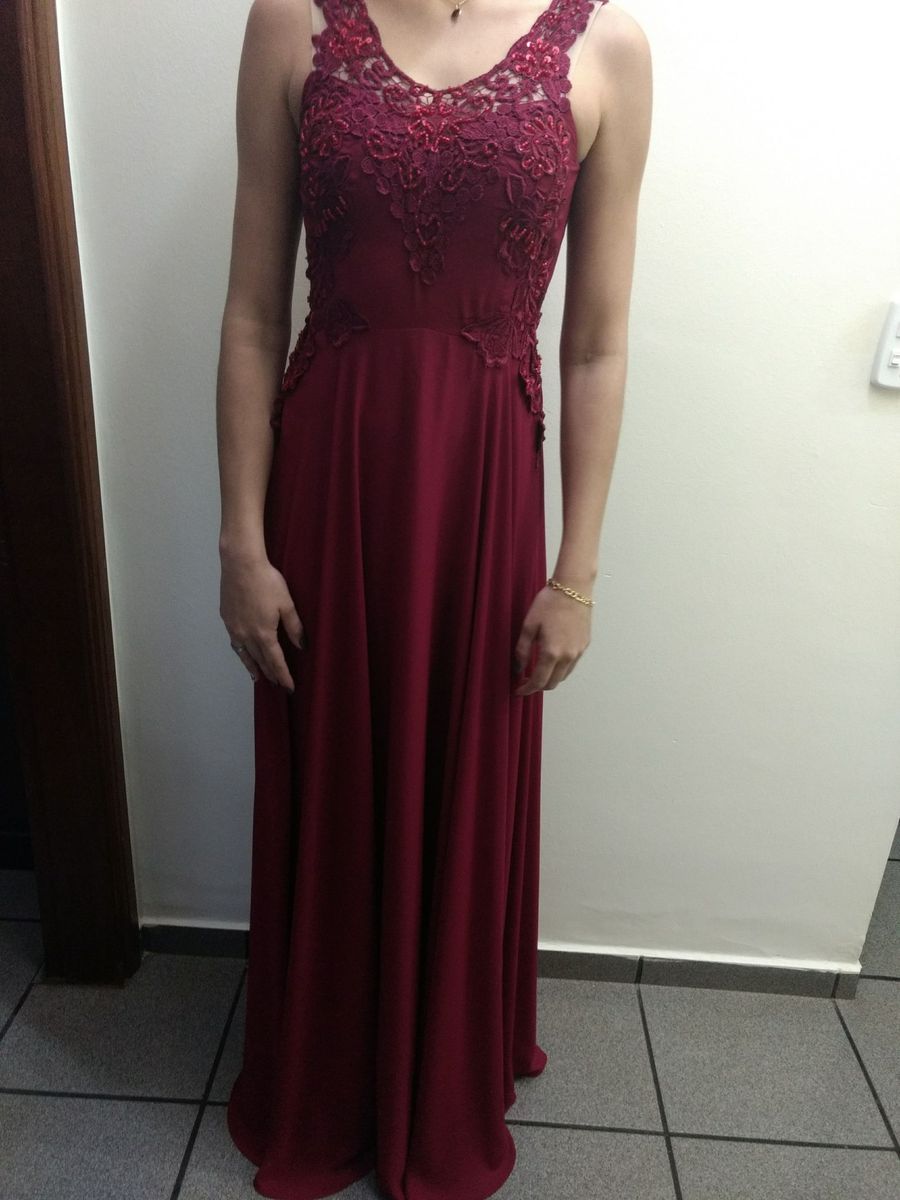 vestido longo marsala