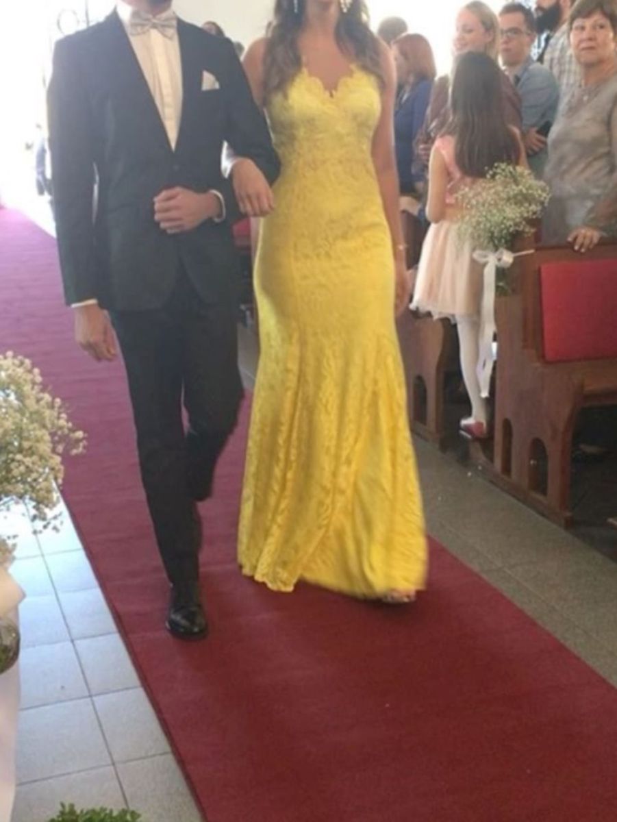 vestido de renda amarelo longo