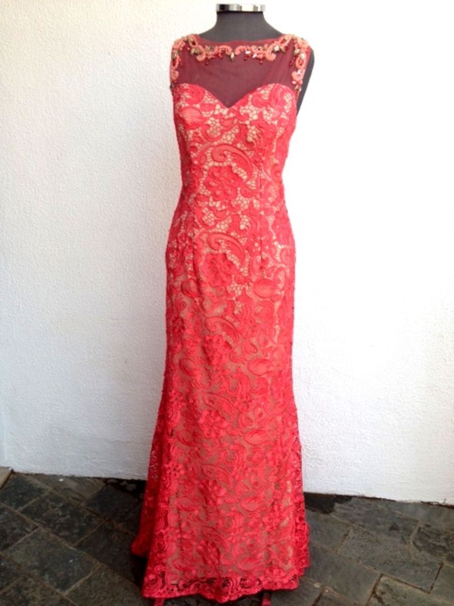 vestido de renda coral