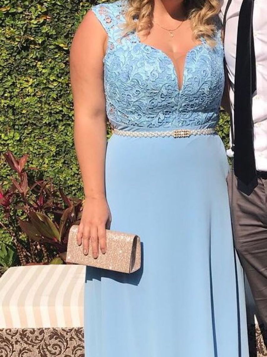 vestido para madrinha de casamento azul claro