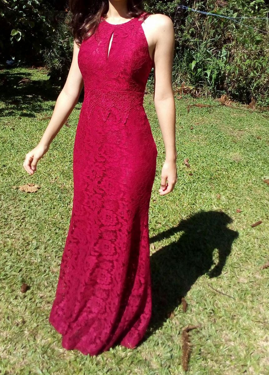 vestido de madrinha longo vinho marsala