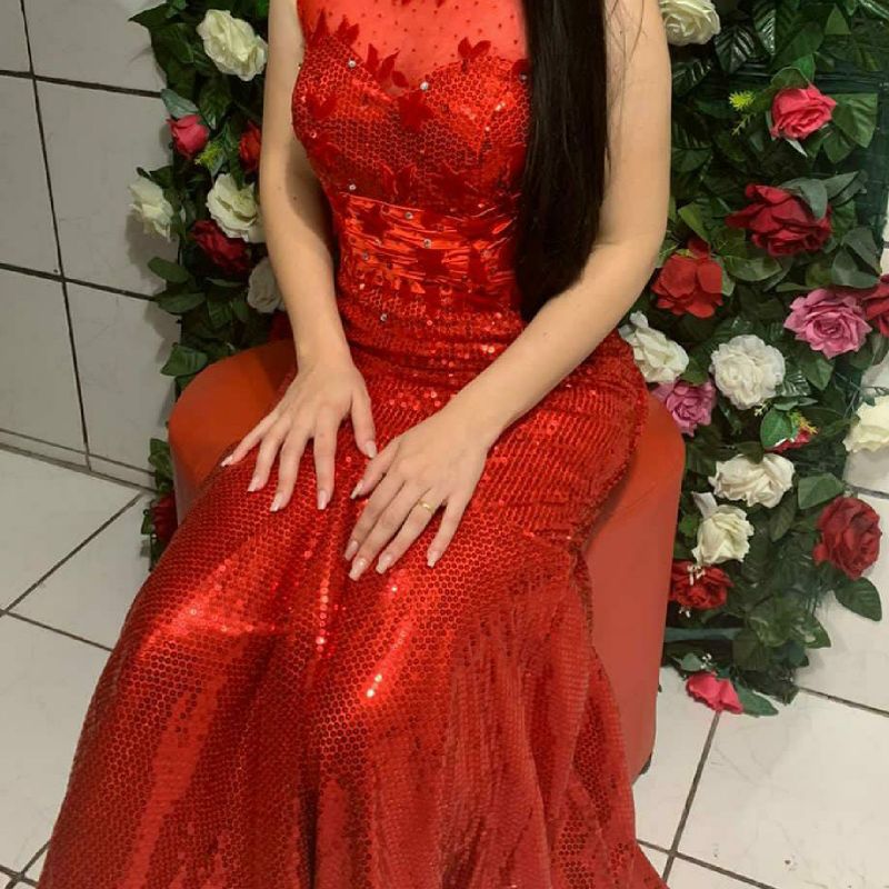 Vestido de madrinha vermelho hot sale ferrari