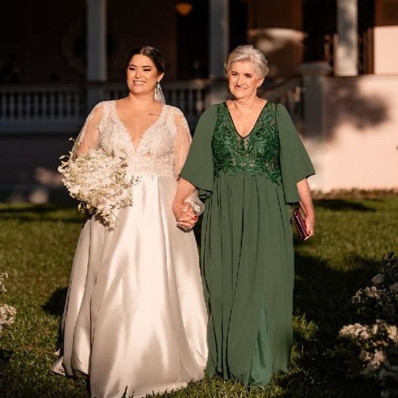 Vestido Mãe de Noiva/noivo/madrinha/festa Bordado em  Coleção 2024 Usado Única Vestido de Festa Feminino Divina Victoria Usado 