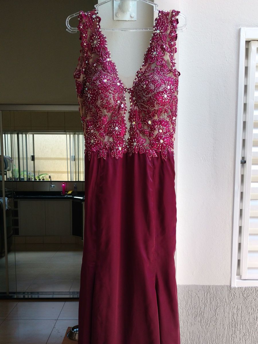 vestido marsala bordado