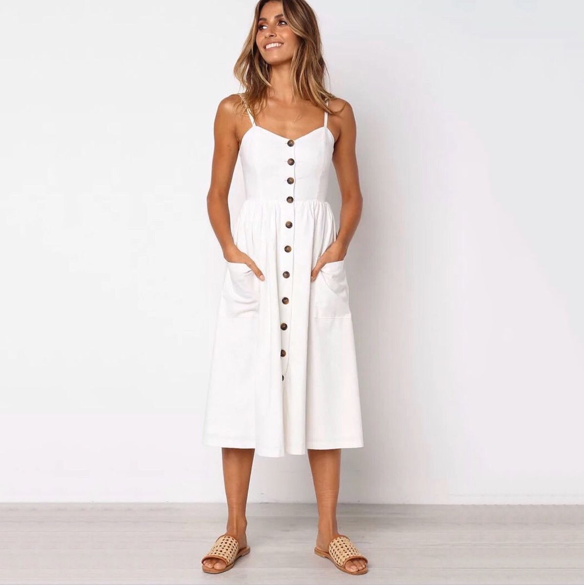 vestido midi com botoes frontais