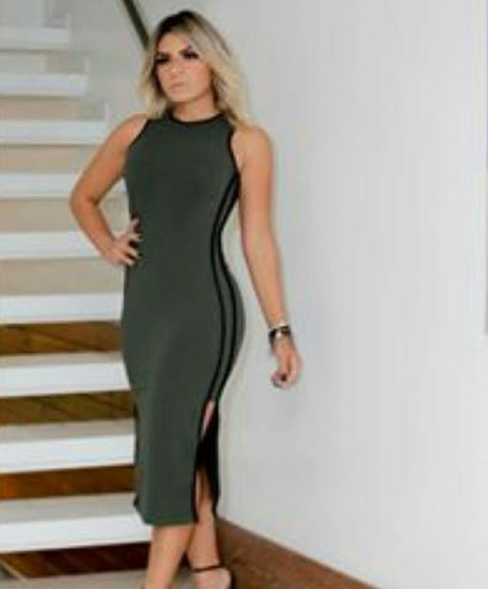 vestido midi canelado verde militar