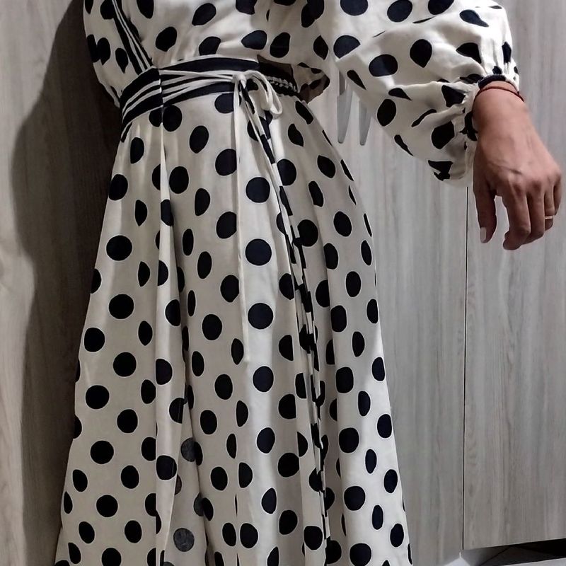 Vestido Midi Linho Bege com Bolas (Poá) e Listras Azul Marinho