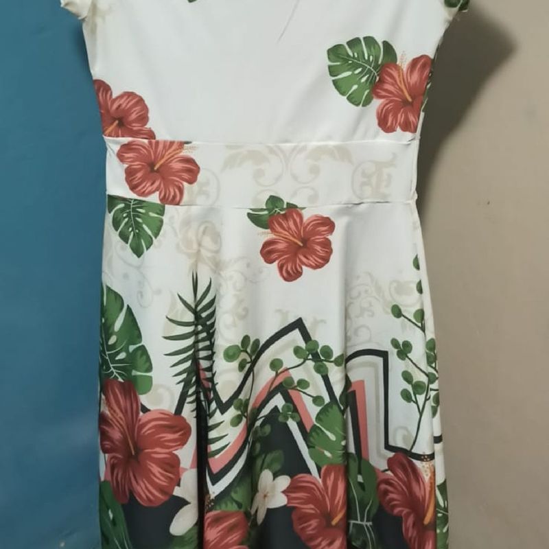 Vestido midi hot sale florido rodado