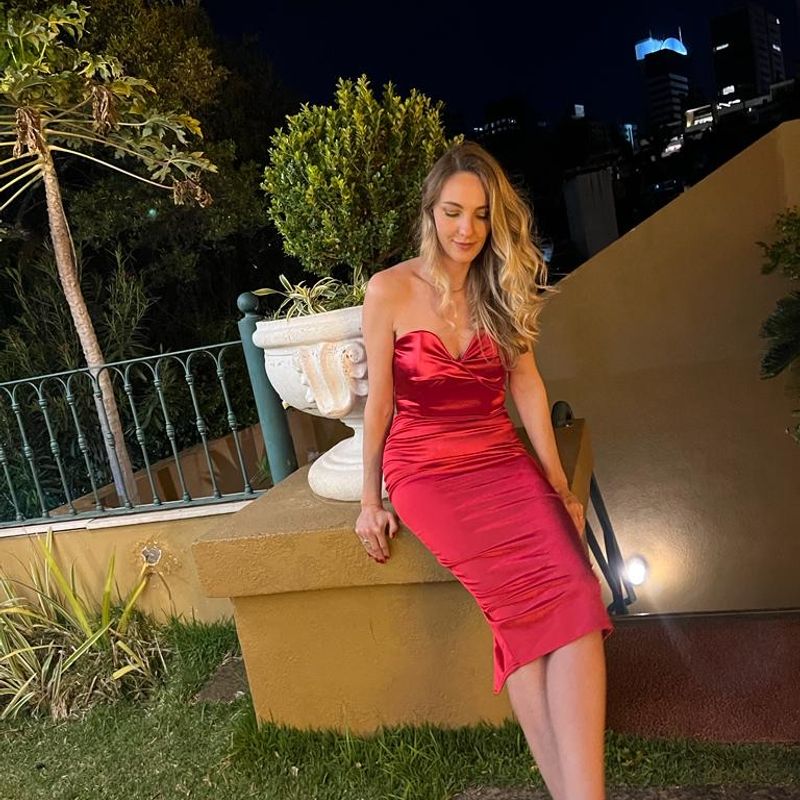Vestido midi 2024 justo vermelho