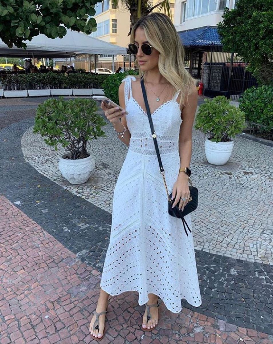 vestido branco estilo praia