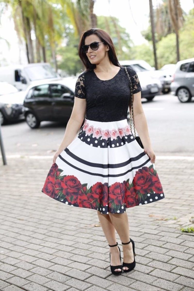 vestido floral midi rodado
