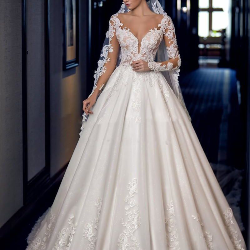 Vestido de Noiva Princesa com Renda Manga Longa