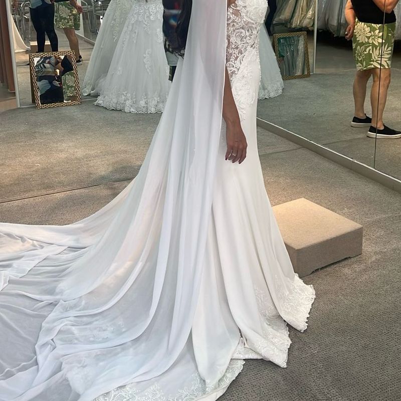 Vestido Noiva em Jersey com Renda e Bordado, Véu e Capa (Demetrio