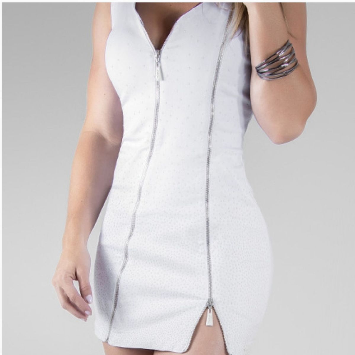 vestido branco da pit bull