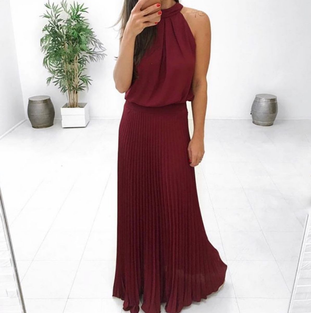 Vestido longo plissado store marsala