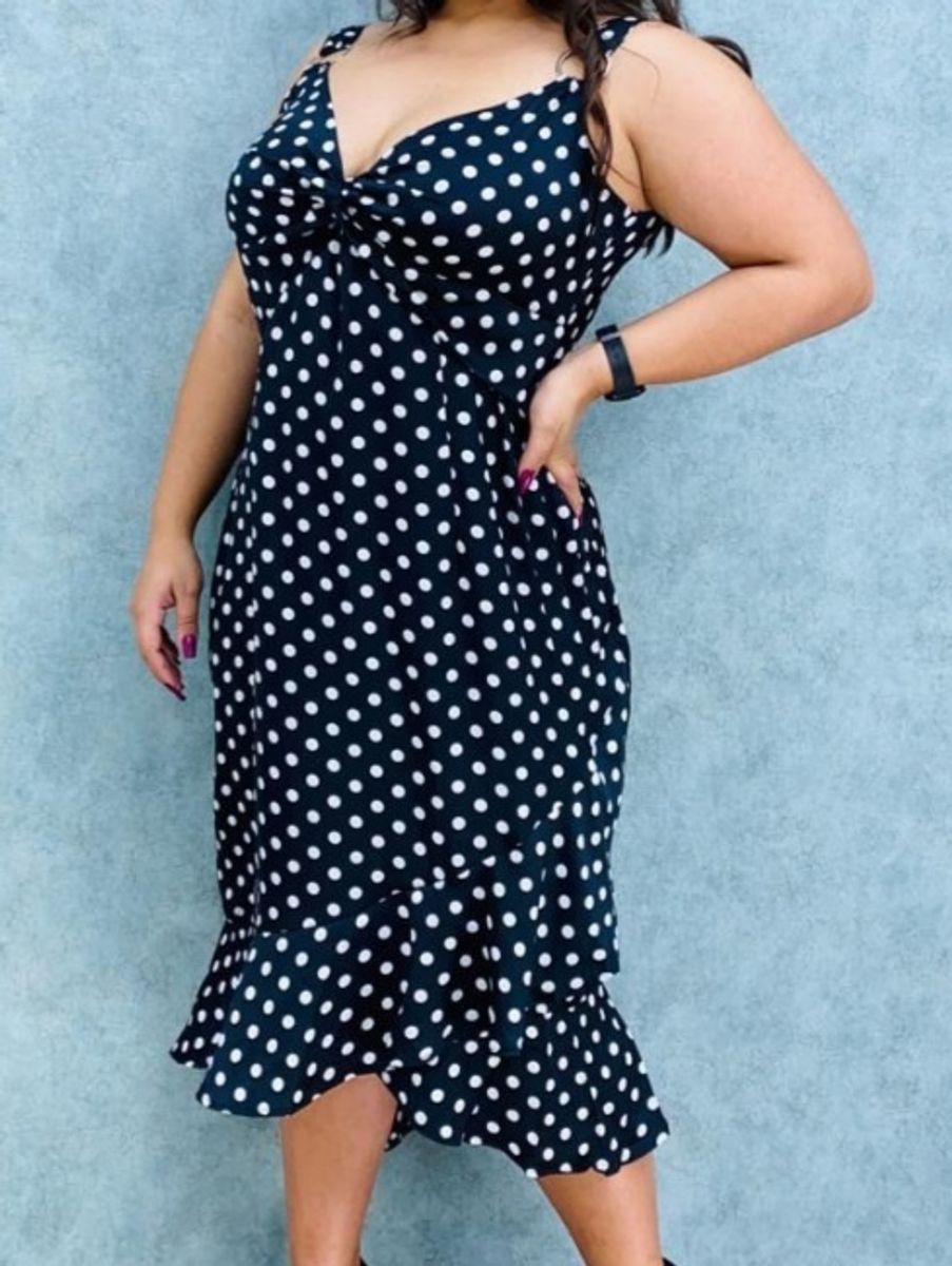 vestido plus size de bolinha