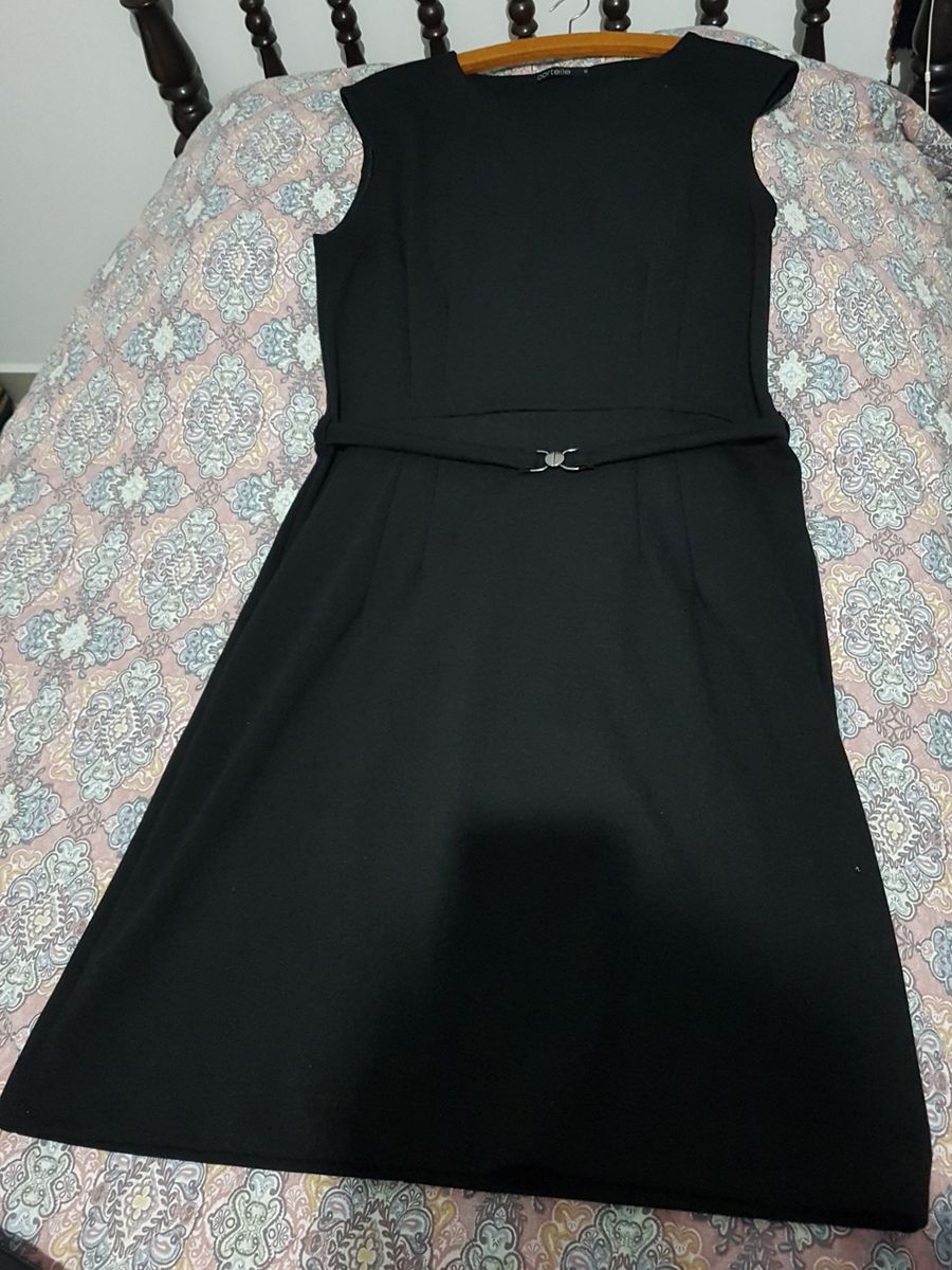 vestido preto com meia arrastão