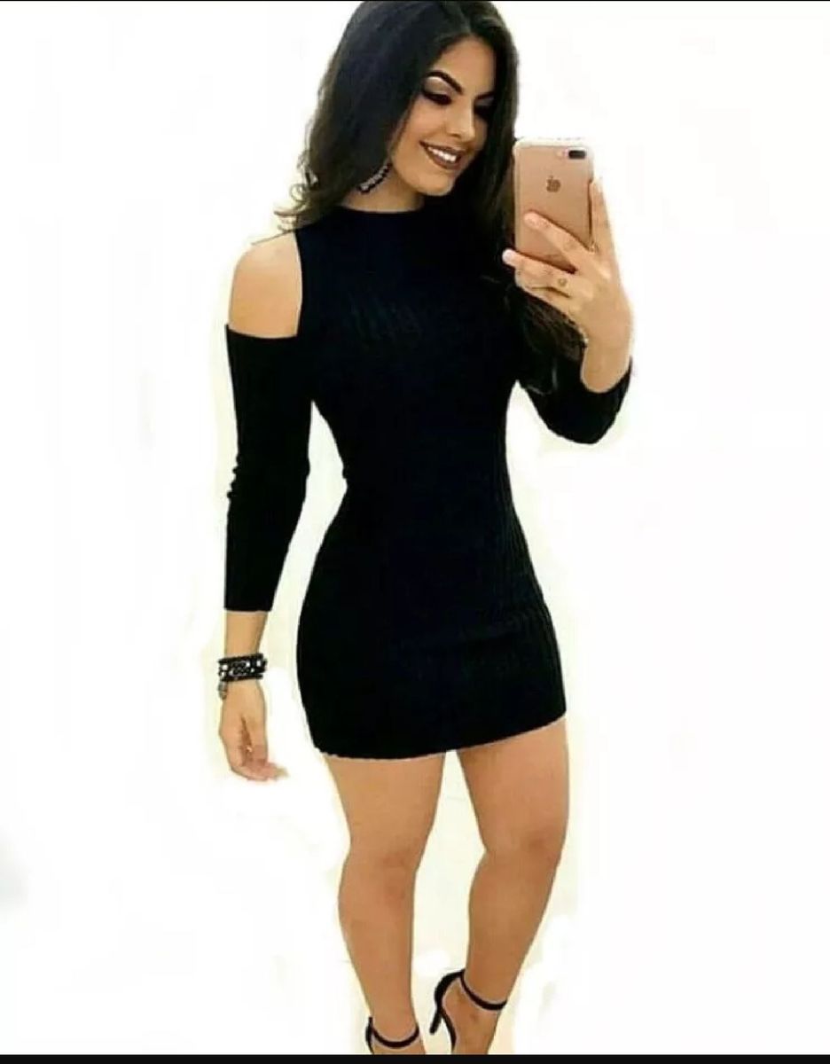 vestido longo preto colado