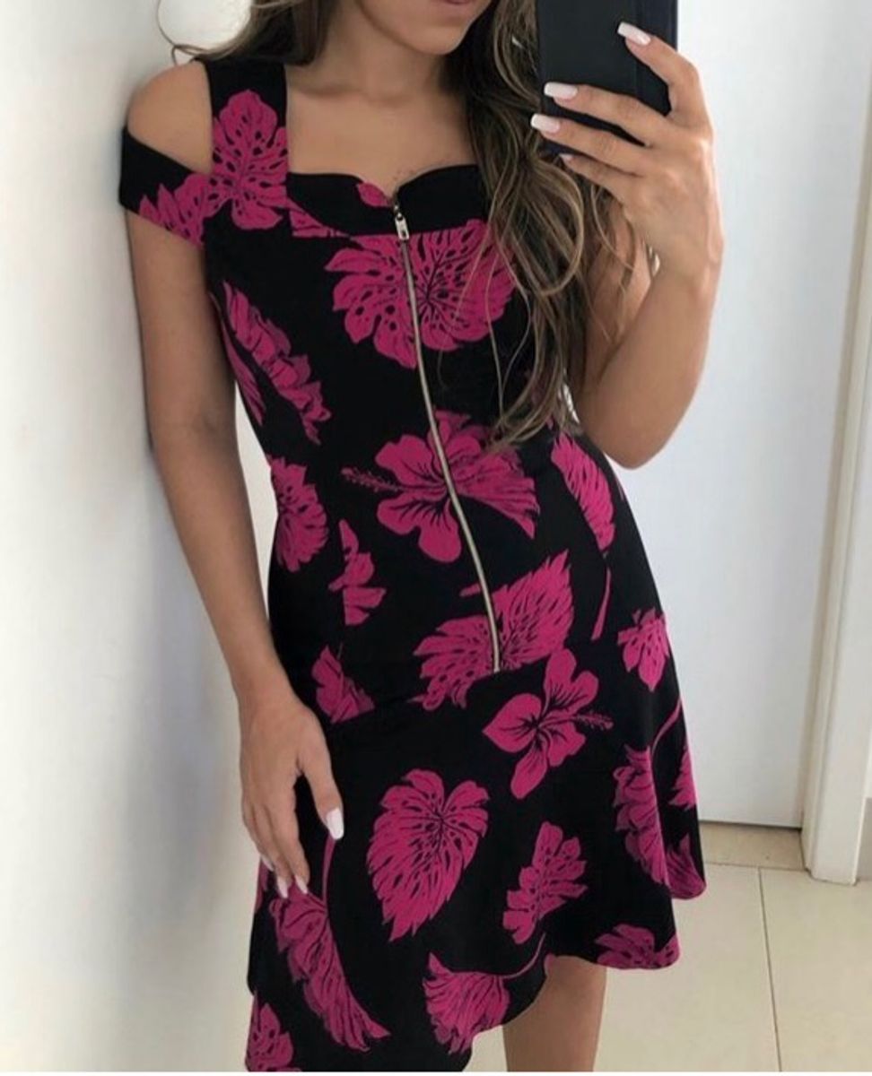 vestido preto e pink