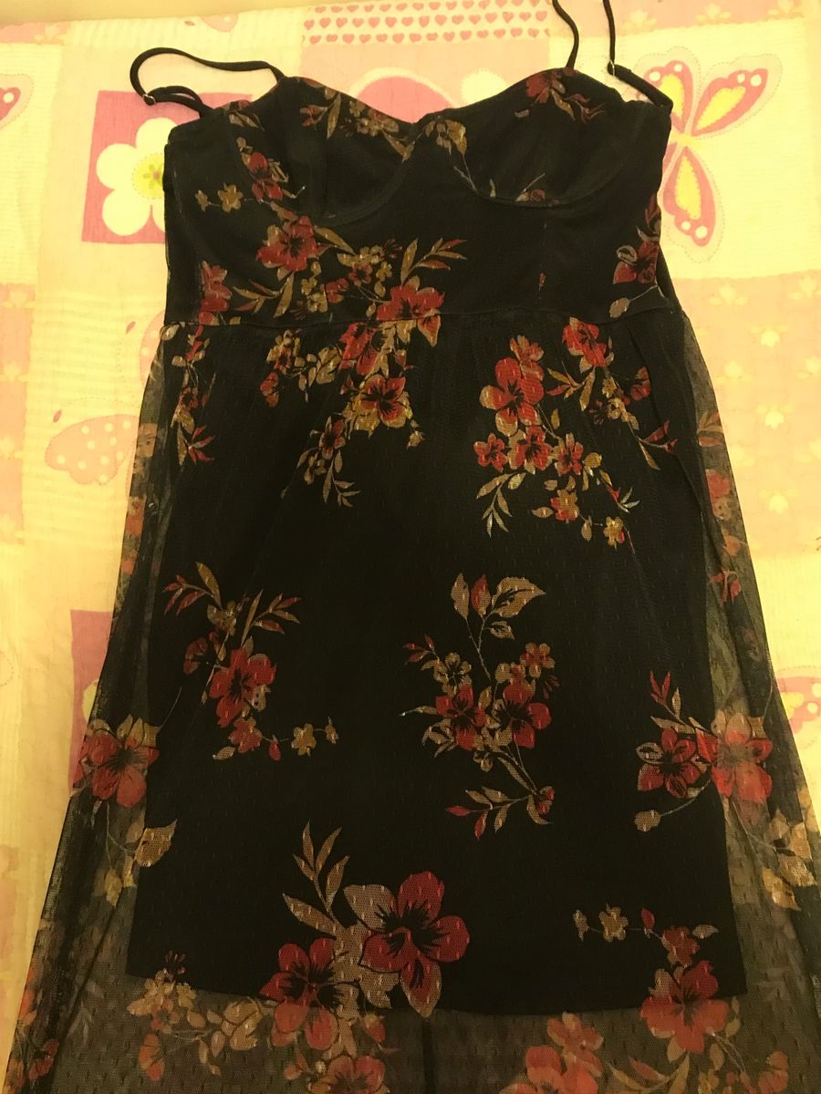 vestido florido transparente