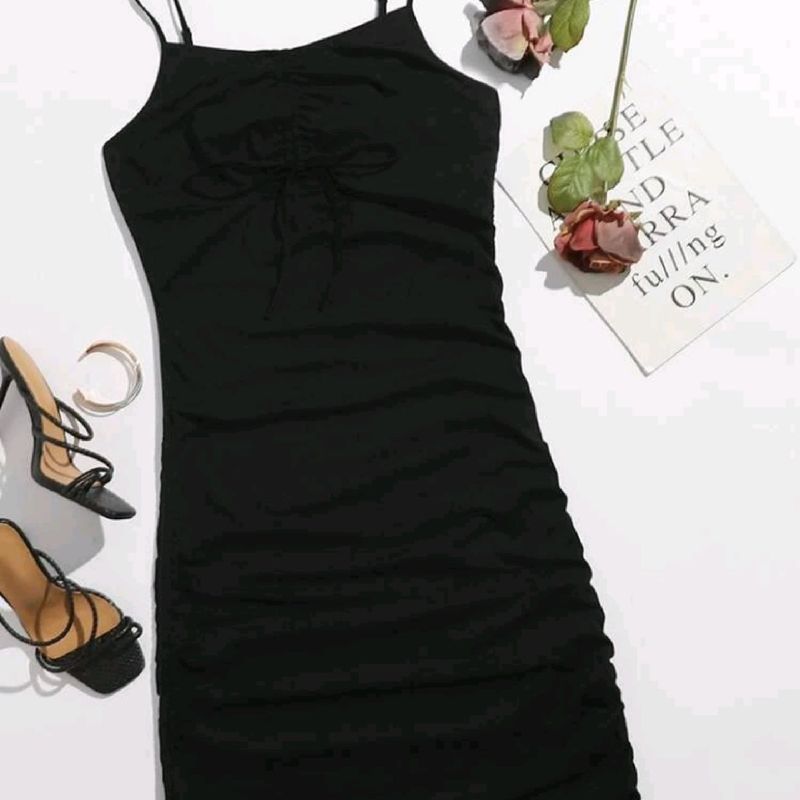 Shein vestido preto curto
