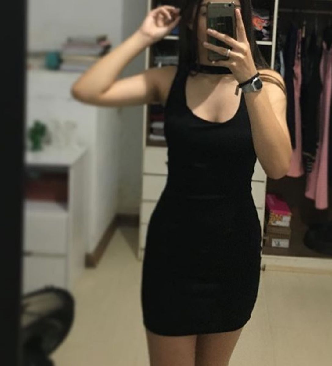 vestido preto liso curto