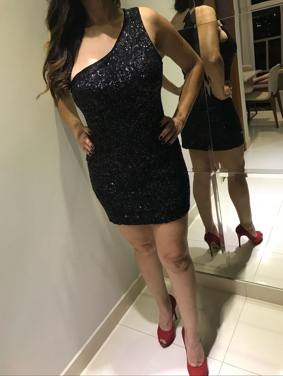 vestido preto curto paete