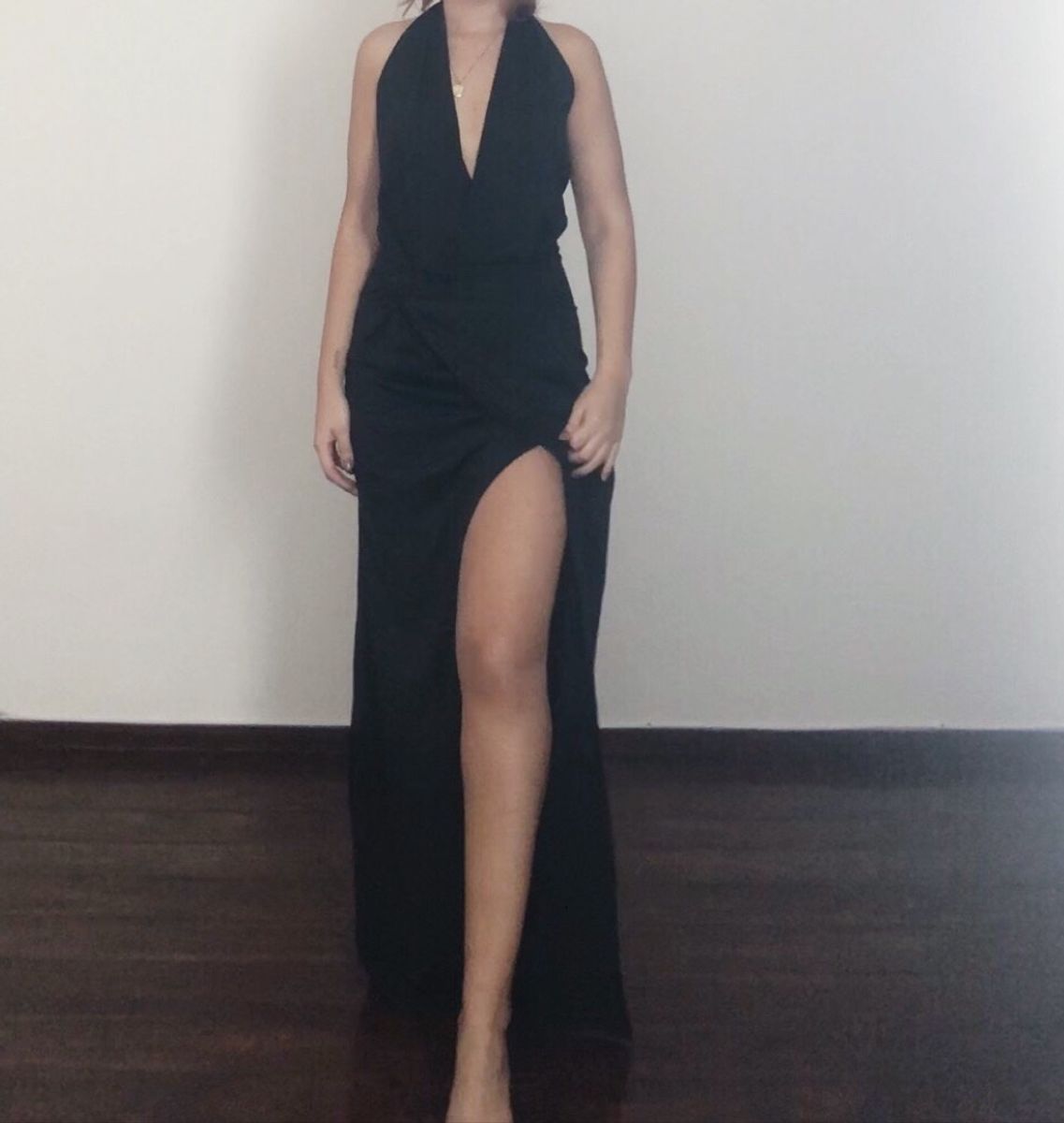 vestido preto costas abertas